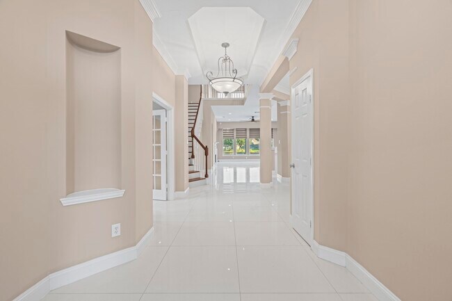 Building Photo - 10011 Lakeside Gables Dr