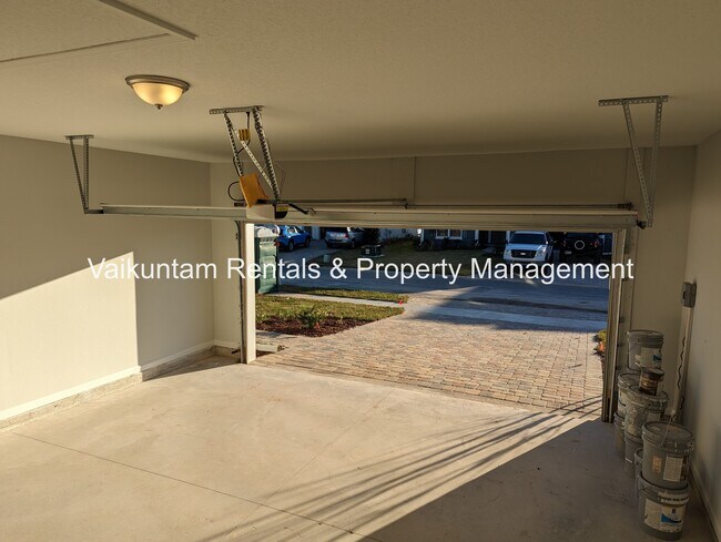 Building Photo - 74 Newton Ln