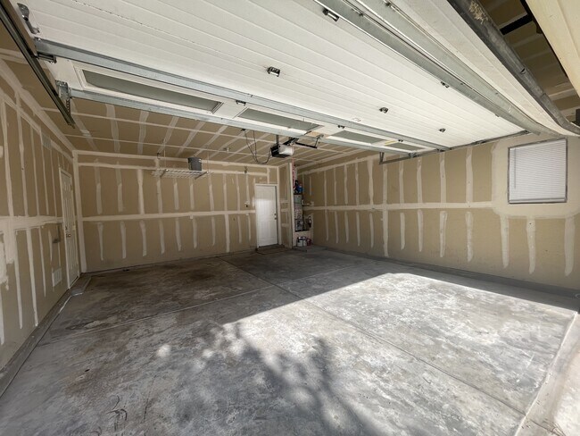Building Photo - 3540 Clear Creek Rd