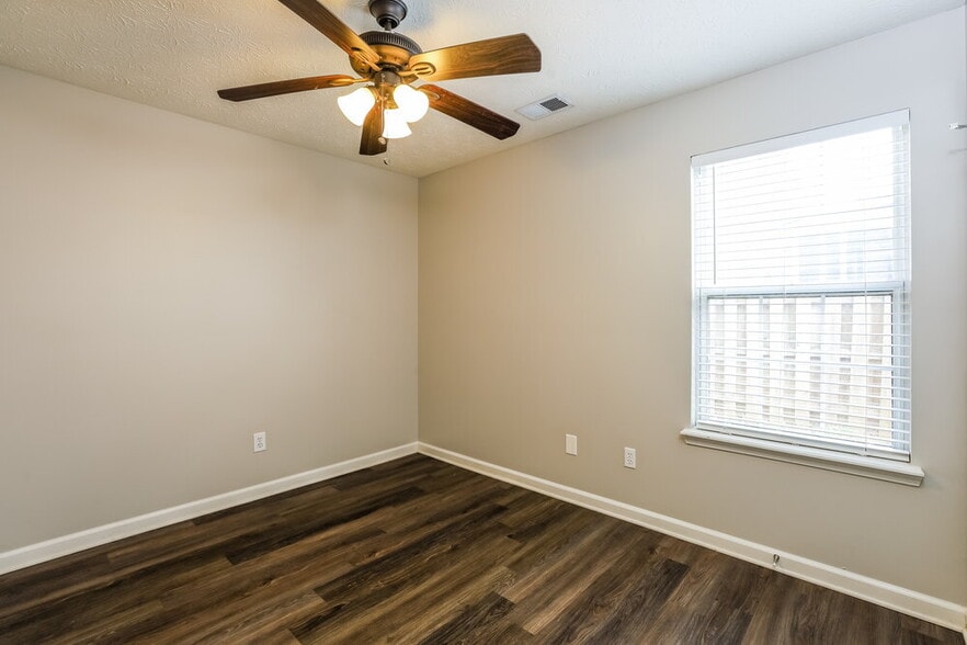 Building Photo - 4622 Noah Overlook W