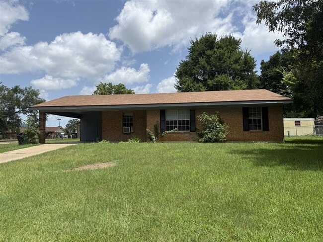 Building Photo - **Updated 3-Bedroom Home for Rent – Coushatta, Louisiana (Red River Parish)**