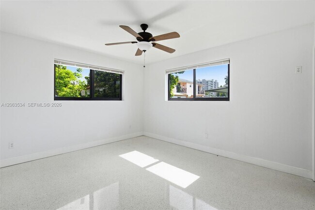 Building Photo - 2625 SW 29th Ave