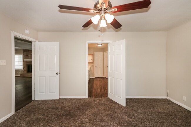 Building Photo - 10530 Jaycreek Dr