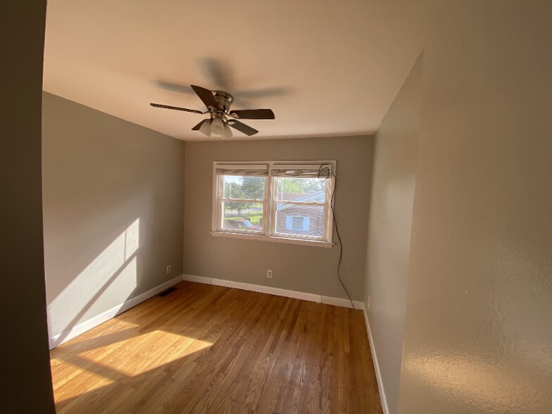 Building Photo - 1301 Hollins Rd