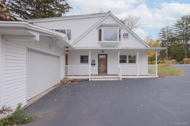 Building Photo - 17 Old Lake Rd