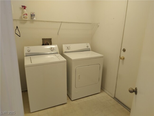 Building Photo - 508 Edgefield Ridge Pl