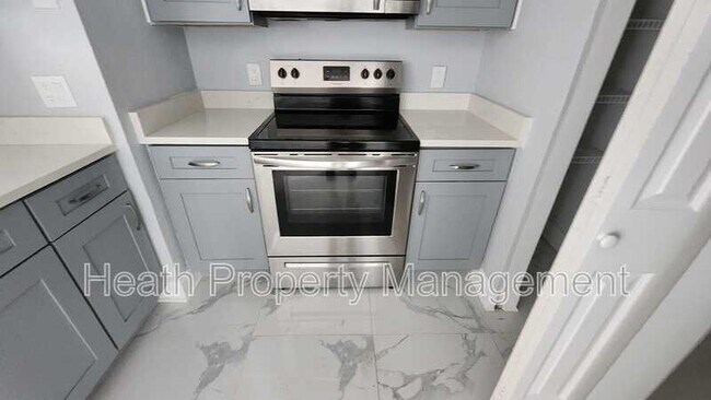 Building Photo - 2205 Calexico Way S