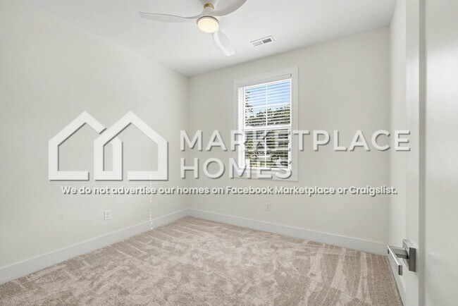 Building Photo - 6 Taverly Dr