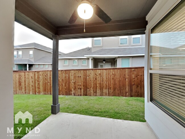 Building Photo - 407 Parkline Dr