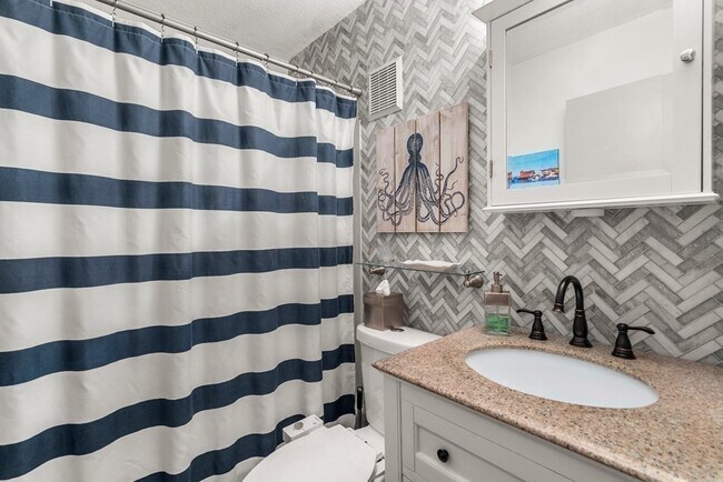 Building Photo - 12 Cox Ct