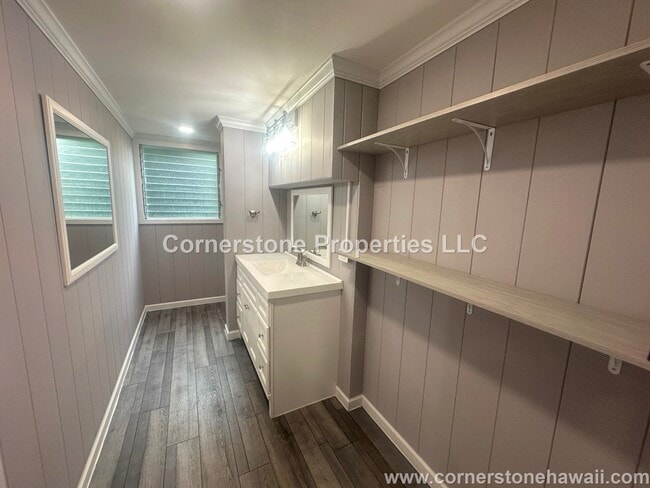 Building Photo - 805 Alewa Dr