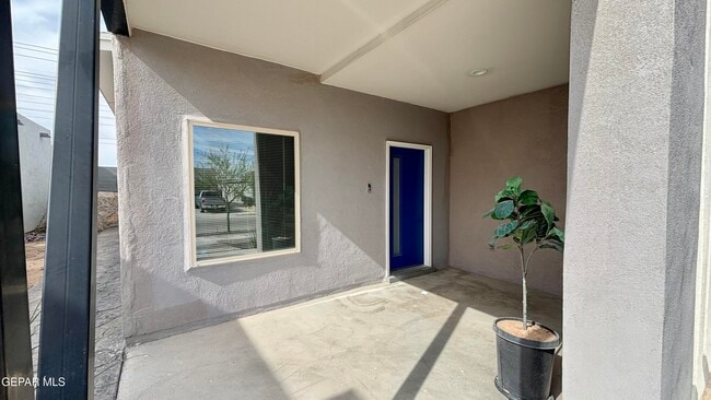 Building Photo - 14928 John McNeely Ave