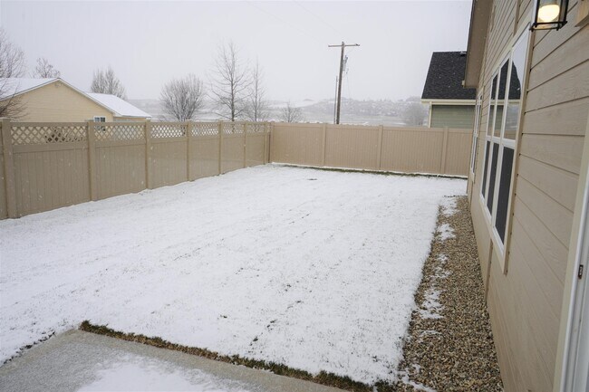 Building Photo - 3067 N Greengate Way