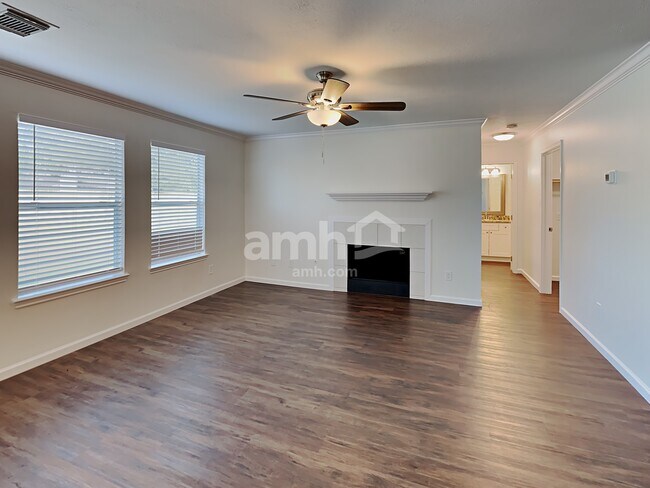 Building Photo - 3347 Bent Spring Ct