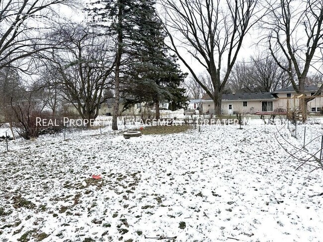 Building Photo - 437 Blankenheim Ln