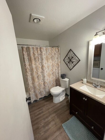 Building Photo - 455 S Morain St