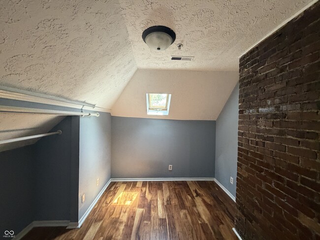 Building Photo - 1839 Talbott St