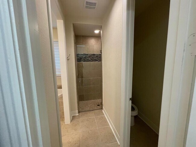 Building Photo - 3903 Birch Vale Ln