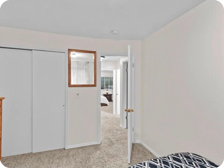 Building Photo - 4702 S Cathay Cir