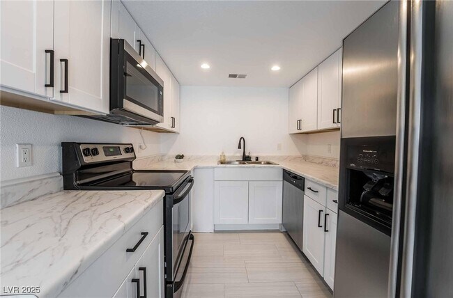 Building Photo - 1133 Willow Tree Dr