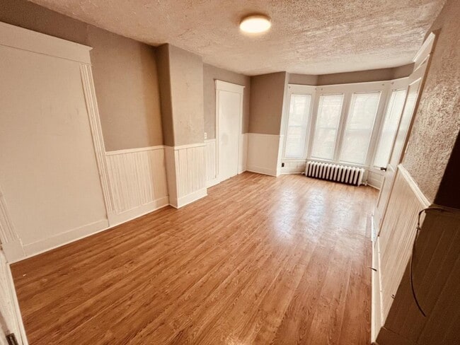 Building Photo - 153 Horton St