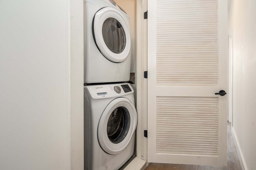in unit laundry - 105 South St