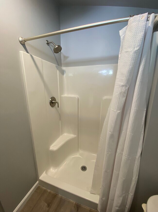 Building Photo - 2146 S West View St