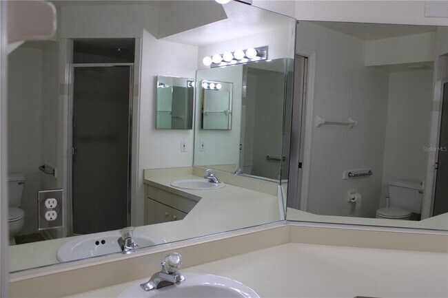 Building Photo - 2602 Waterford Way