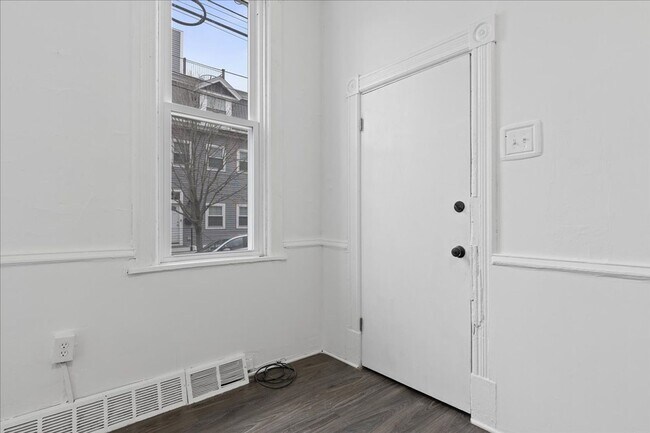 Building Photo - 3900 Howley St