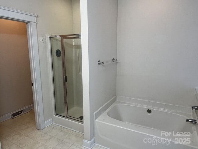 Building Photo - 3044 Parker Green Trail