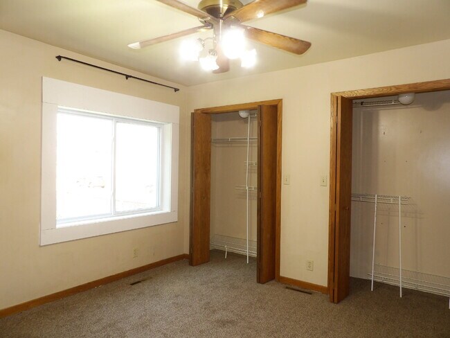 Building Photo - 3 Bedrooms | 2 Bathrooms Near UofM