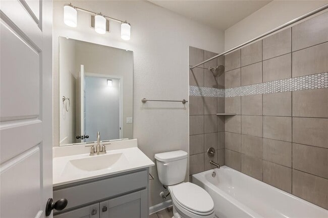 Building Photo - 13608 Cibolo Trace