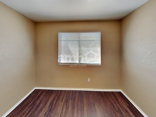 Building Photo - 9318 E Fairfield St