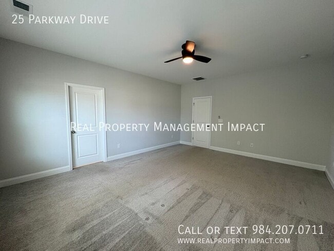 Building Photo - 25 Parkway Dr