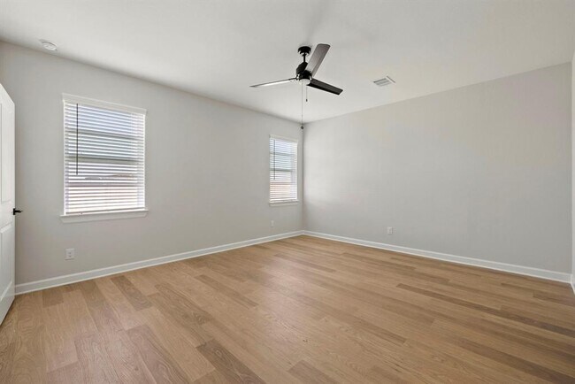 Building Photo - 3129 Banyan Dr