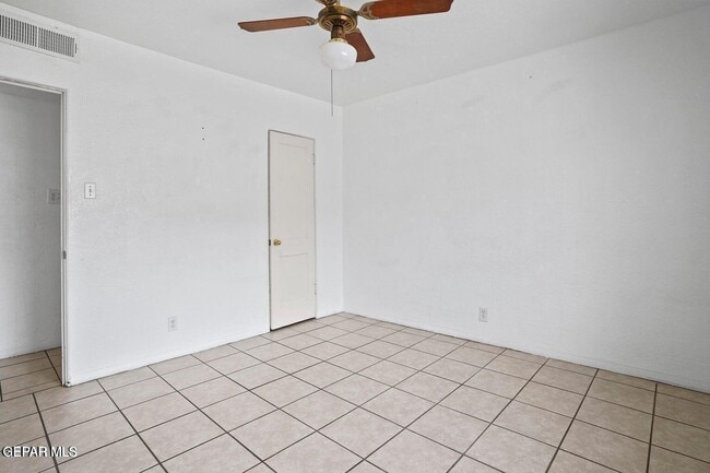 Building Photo - 2821 Fort Blvd