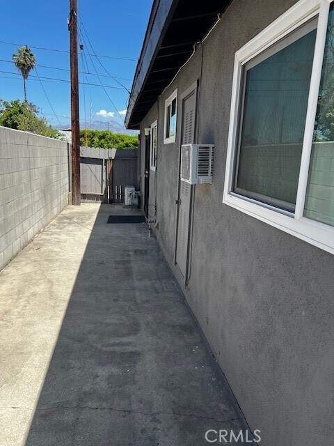 Building Photo - 8036 Whitmore St