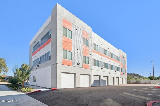 Building Photo - 3021 W Williams Dr