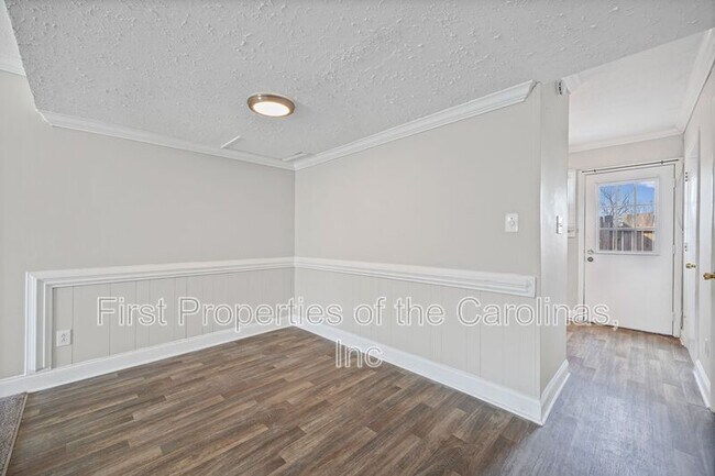 Building Photo - 7906 Oak Meadow Ct