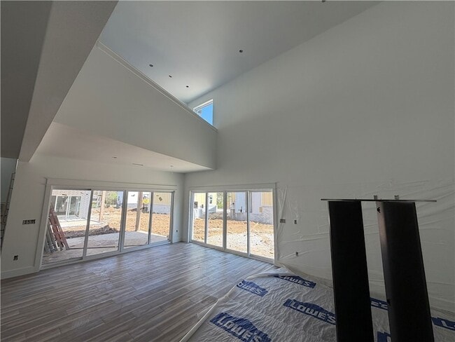 Building Photo - 906 N Sang Ave