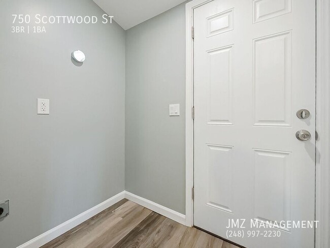 Building Photo - 750 Scottwood St