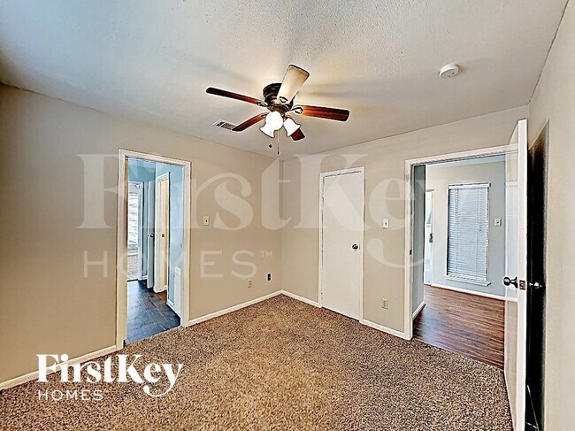 Building Photo - 1308 Wilson Dr