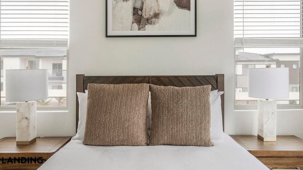 Building Photo - 5750 N La Cholla Blvd