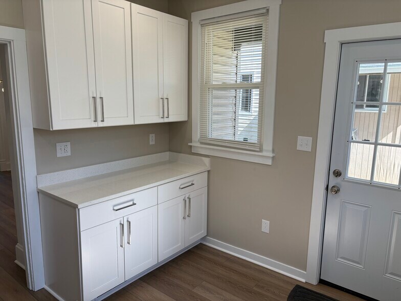 Building Photo - 432 North Ave