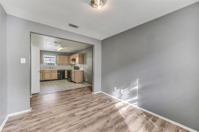 Building Photo - 13518 Woodring Ct