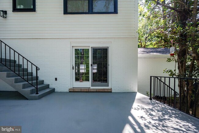 Building Photo - 1554 Forest Villa Ln