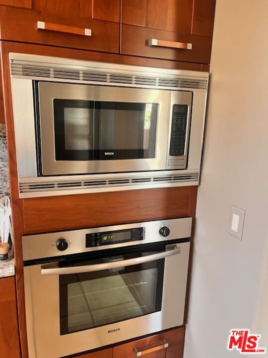 Building Photo - 8609 W Knl Dr