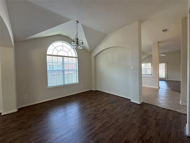 Building Photo - 6018 Twin Creek