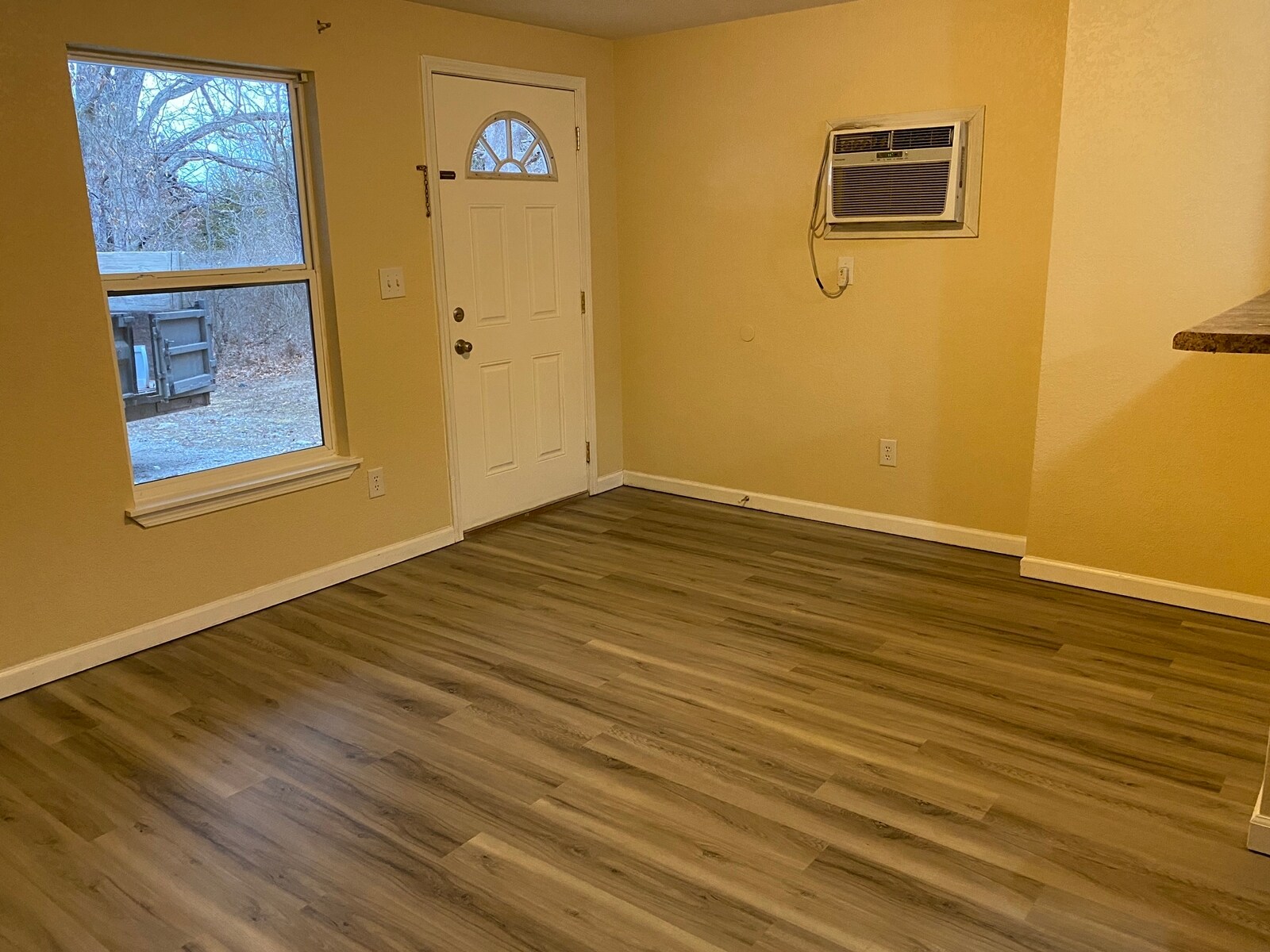 Building Photo - 716 Tall Oaks Dr