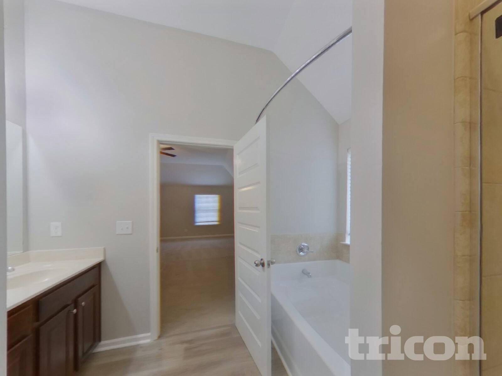 Building Photo - 4270 Sir Dixon Dr